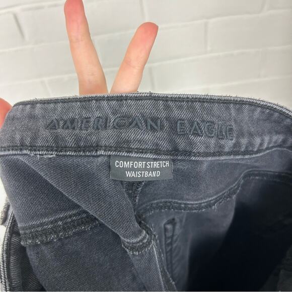 American Eagle Black Distressed Denim Mom Jeans Size 10 - Picture 2 of 9